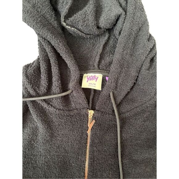 NEW Fabletics Yitty Pet Me Heart Pocket Onesie size XXL 1X Black Hooded Fuzzy - Picture 6 of 13